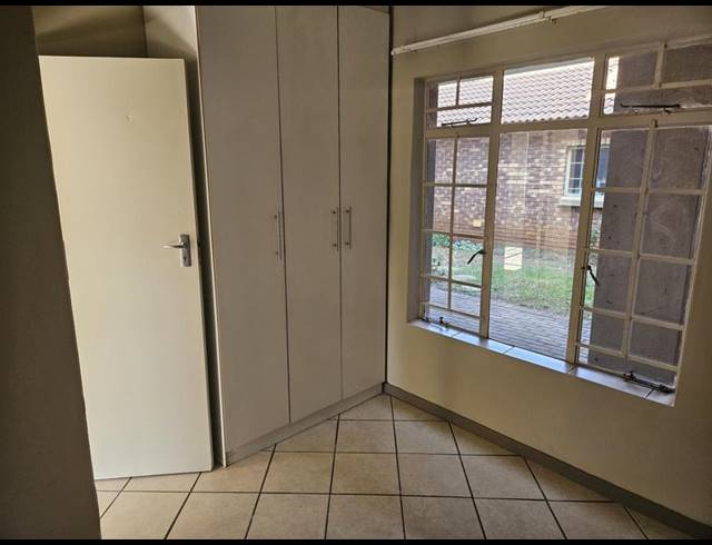 2 BEDROOM PROPERTY TO RENT IN MONAVONI
